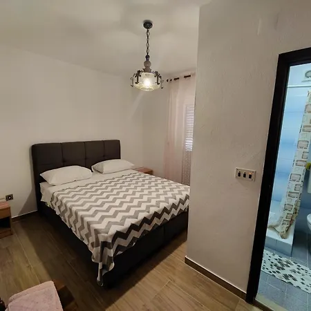 Stana Apartamento Sukošan